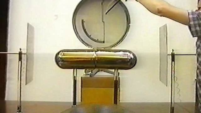 ЭКВИПОТЕНЦИАЛЬНОСТЬ ПРОВОДНИКА.ФИЗИКА.ХРОНИКА