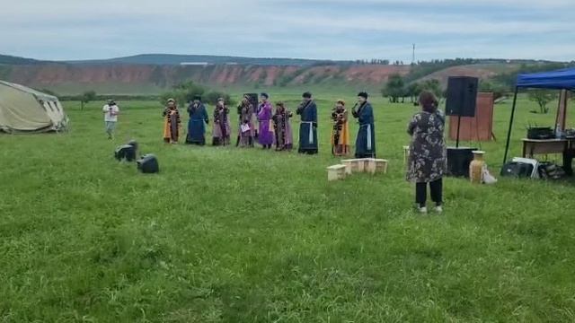 Народная бурятская песня для гостей Ассамблеи