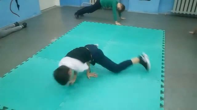 БРЕЙК ДАНС в Комсомольске на Амуре тел. 510-500 смотреть онлайн