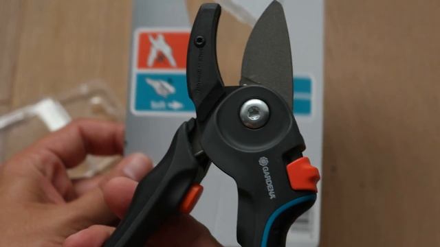 Gardena Garden Secateurs смотреть онлайн