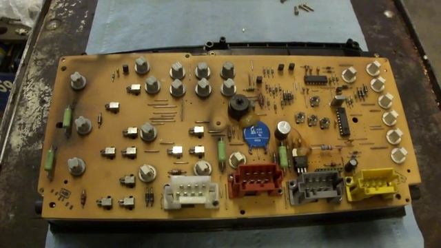 Щиток приборов Renaul Magnum смотреть онлайн