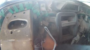 Показываю где находится реле бензонасоса и как снимается блок управления отопителем салона на мазде