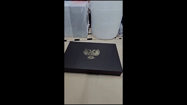Коробка из переплетного картона с Перграфикой, тиснение золотом