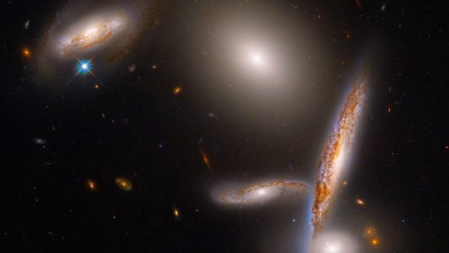 Celebrating Hubble’s 32nd Birthday with a Galaxy Grouping смотреть онлайн