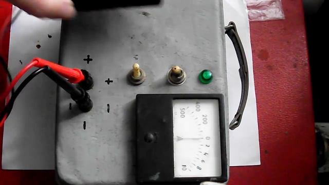 Индикатор на светодиодах для зарядки автомобильных аккумуляторов. (Как сделать своими руками) смотреть онлайн