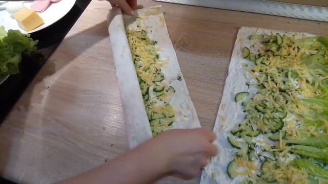 Рулетики из лаваша. Легко и просто.