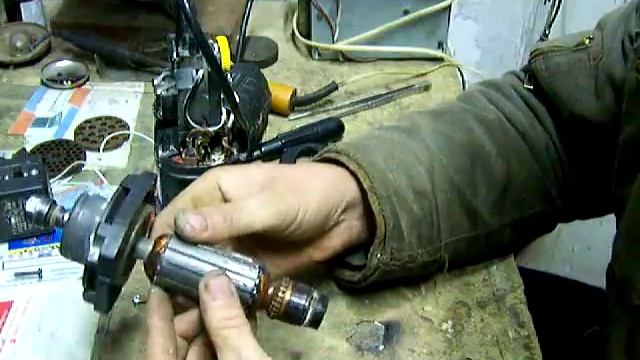 Ремонт ручной фрезы FREUD самостоятельно. смотреть онлайн