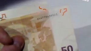 Рваные купюры  Разводы в Банке