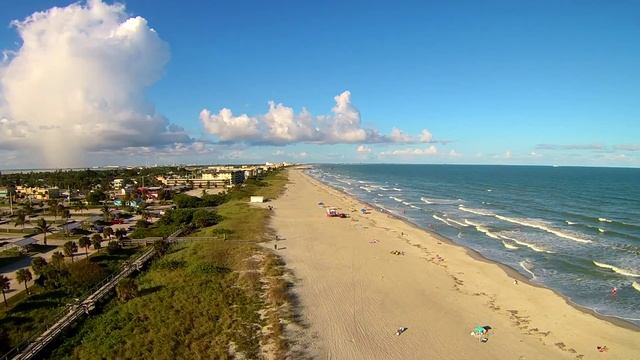 Over Alan Shepard Park Cocoa Beach Aerial Video смотреть онлайн