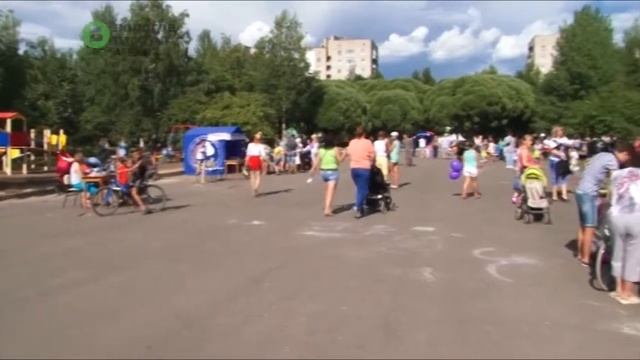 Яркие светильники-одуванчики появились в Вологде в рамках проекта «Семь чудес цвета» смотреть онлайн