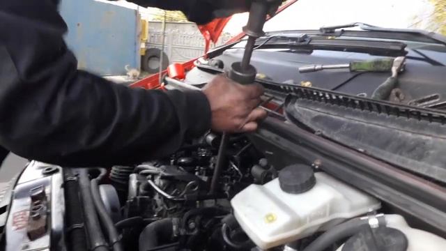 Демонтаж форсунки на Mercedes Vito 639