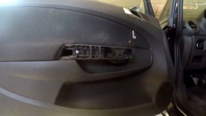 Opel Corsa D (2006–2014) door panel removal