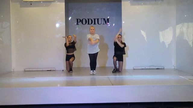 Танец Vogue в исполнении Дани смотреть онлайн