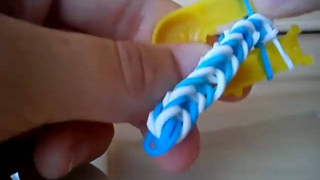 DIY:Плетем из резинок браслет РЫБИЙ ХВОСТ смотреть онлайн