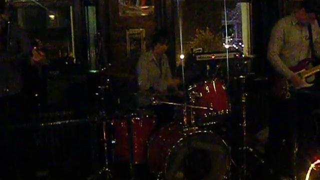 The Dockers - Walk This Way смотреть онлайн