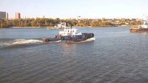 БУКСИР РБТ НА РЕКЕ ДОН СПЕШИТ НА ПОМОЩЬ ТЕПЛОХОДУ.Ростов на Дону.