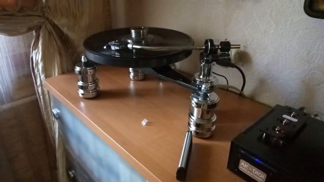 Самодельный проигрыватель виниловых дисков. DIY gramophone. смотреть онлайн