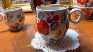 Посуда Коростеньского фарфорового завода с ручной росписью и других предприятий.