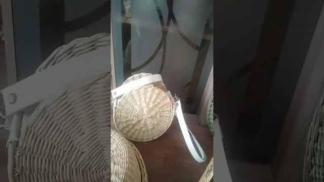 Корзинки и сумочки из бумажной лозы смотреть онлайн