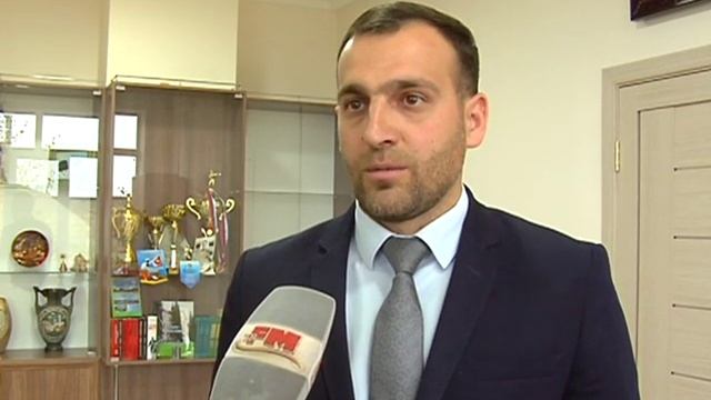 Заразись добрым делом: Ибраим Ширин подарил школе телевизор смотреть онлайн