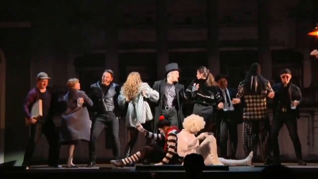 Фрагмент из мюзикла «Наш Пигмалион» Новосибирского музыкального театра смотреть онлайн