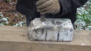 ⚒Победит всё победит! Как ровно колоть кирпич!