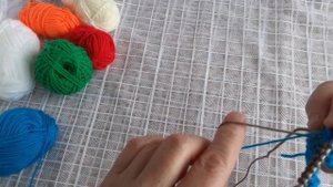 Вязание спицами ,  меняем цвет нити при вязании.