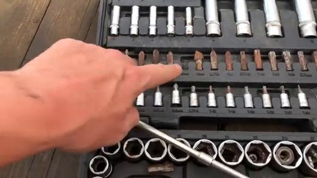 Самый простой спопоб замены масла ДВС Nissan Almera G15 2015 смотреть онлайн