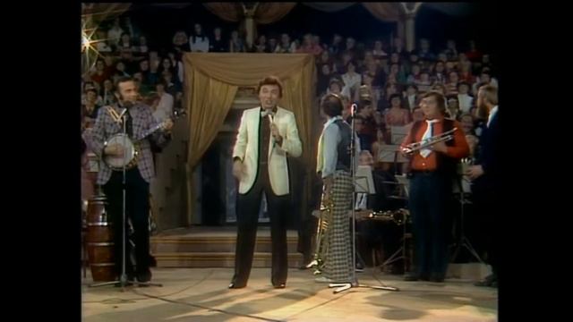 Поёт Карел Готт. Карел Готт песни. Карел Готт - Случайно. Karel Gott - Nahodou смотреть онлайн