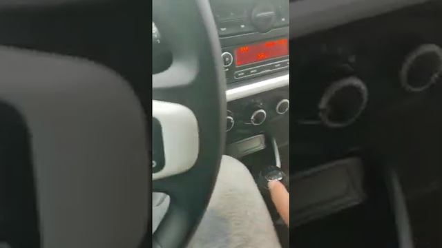 Essai Renault Twingo 3 dans concessionnaire Renault Mulhouse смотреть онлайн