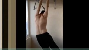 Вращение вокруг своей оси на перекладине упражнение для позвоночника