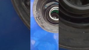 Снимаем лючек бензобака Фольцвагена Поло 2000. года