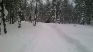 Урал лесовоз застрял на ровном месте