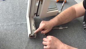 Как работает Противовзломная фурнитура: противовзломные ответные планки и грибовидные эксцентрики