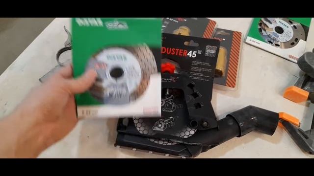 Инструмент плиточника и рабочее место смотреть онлайн