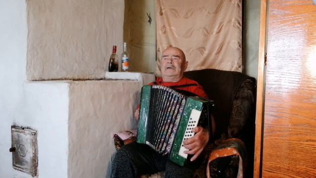 СКАЖИ ПРЕДСЕДАТЕЛЬ.ДУШЕВНАЯ ПЕСНЯ, НО У КИНО ВАСЯ ДУШЕВНО НЕ ПОЛУЧИЛОСЬ, ПОТОМУ ЧТО НАШЕ СЕЛО ЖИВЁТ смотреть онлайн