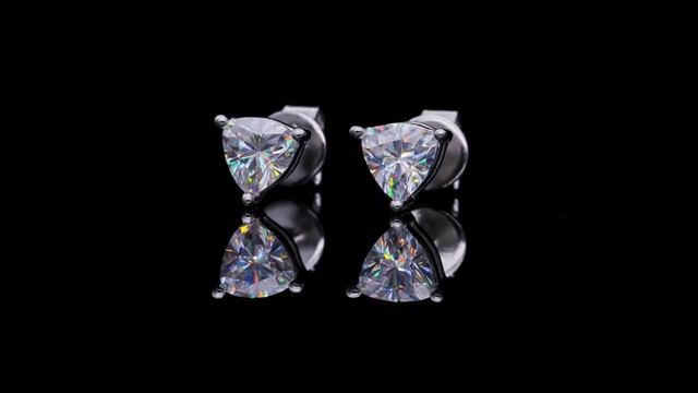 Серьги-пуссеты с муассанитами в огранке триллиант смотреть онлайн