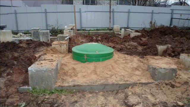 Монтаж кессона на скважину и очистного сооружения Альта в Тетеево смотреть онлайн