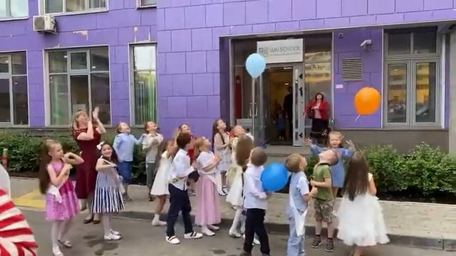 Воздушные шары на выпускной в детском саду - Balloon Delivery смотреть онлайн