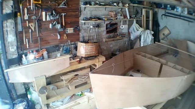 Finishing the centerboard case, shaping the board смотреть онлайн