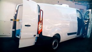 LWB FORD CUSTOM REFRIDGERATED VAN