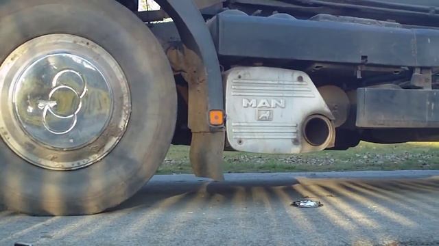 10 tons big truck vs little pot смотреть онлайн