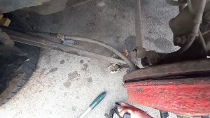 Mazda 626: "Замена продольного рычага без ямы"