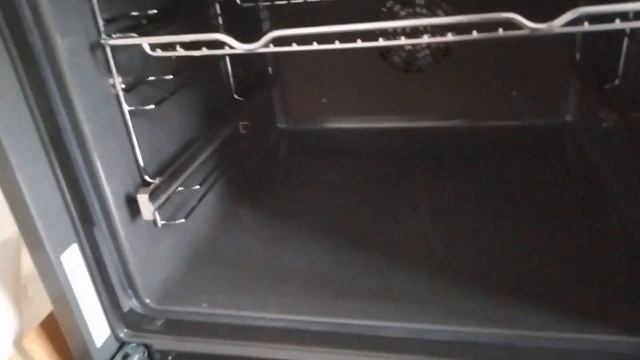 Распаковка — Электрический духовой шкаф Bosch HBG538EW6R
