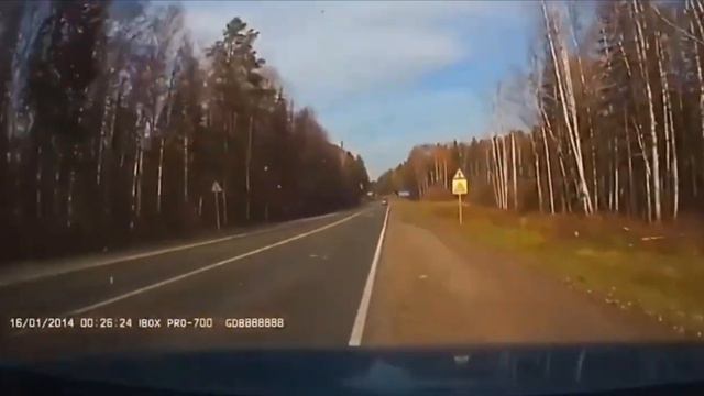 Неожиданный сюрприз прилетел на дороге!Куда прёшь смотреть онлайн