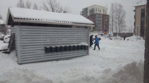 ПРОБЛЕМА НА ПАРКОВКЕ. Застряли в снегу