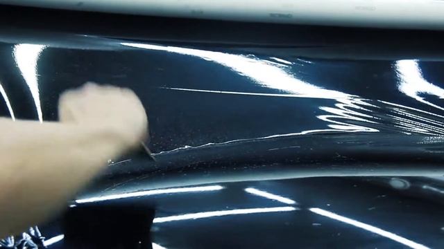 Оклеили крышу в черный глянец на VW Polo. Детейлинг студия Автограф