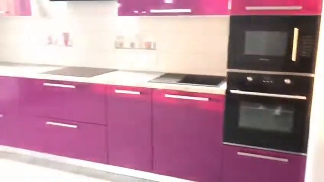 Фиолетовая кухня с черной техникой смотреть онлайн