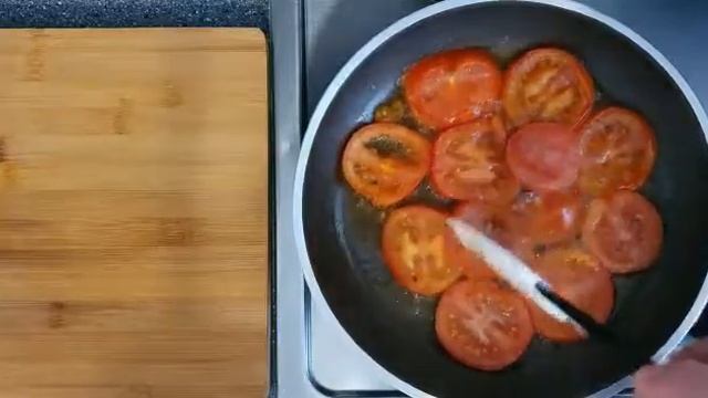 У вас есть  помидоры и яйца? сделать этот рецепт простым ,вкусным и недорогим