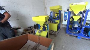 Коромовой экструдер ЭК 40.  Экструдирование многокомпонентной смеси